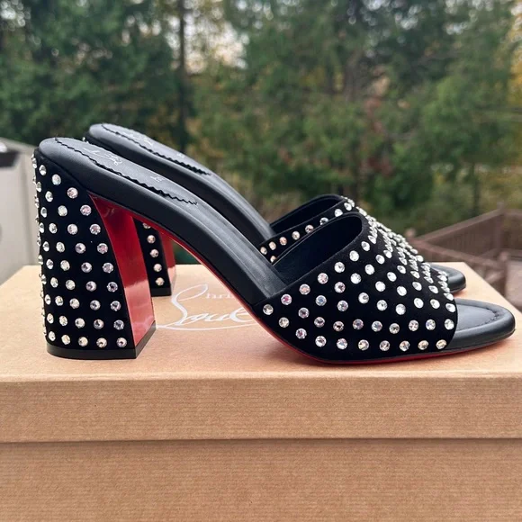 ✨HOST PICK✨ *NEW* CHRISTIAN LOUBOUTIN HEELS (IT 40) - Picture 2 of 14